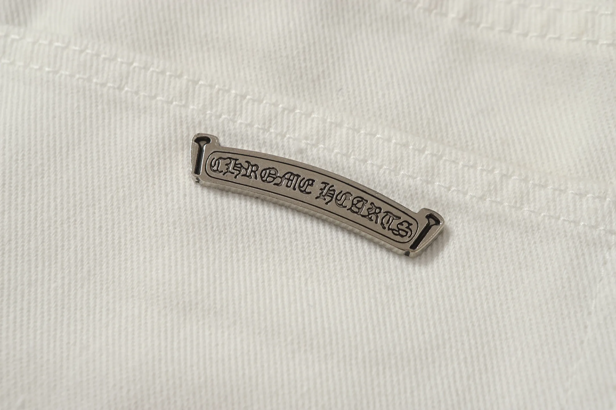 P256 Actual photo [High quality] Code: LH911 Color: Picture color Size: S to XXXL - Chrome Hearts/Chrome Hearts classic white cow series colored leather cross washed color cloth unisex denim trousers - Vibe style straight stacked god-level version - carbon fine bias denim color cloth - old vintage complete set of hardware - Chrome Hearts white cow series high version uses high ounce custom fabrics, enzyme washing and soft color fixation It is soft and thick to wear. The details are all made by hand-polished craftsmanship. All-over jacquard fabrics. Unique design style. Multiple processes to create a full retro feel. Niche unique non-colliding shirts. Customized distressed spray-painted buttons. Craftsmanship in every detail. Size Pants length Waist Hips Unit cm S 98 68 100 M 99 72 104 L 100 76 108 XL 101 80 112 XXL 102 84 116 XXL 103 88 120